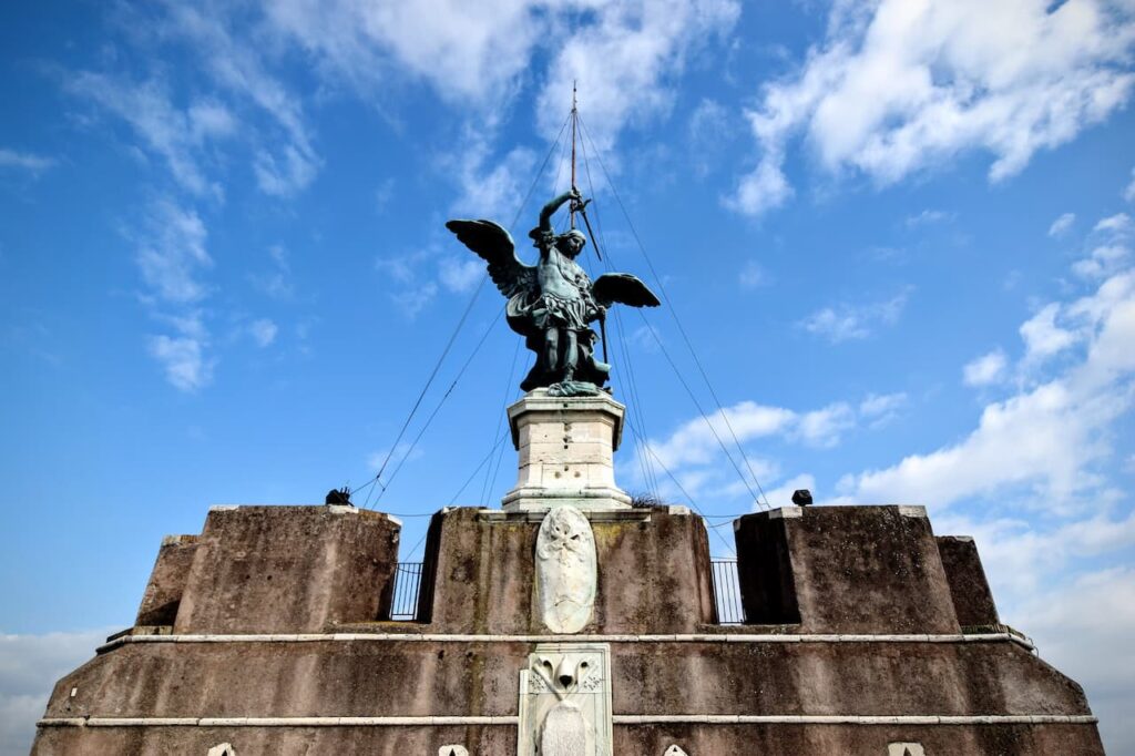 statue castel sant'angelo